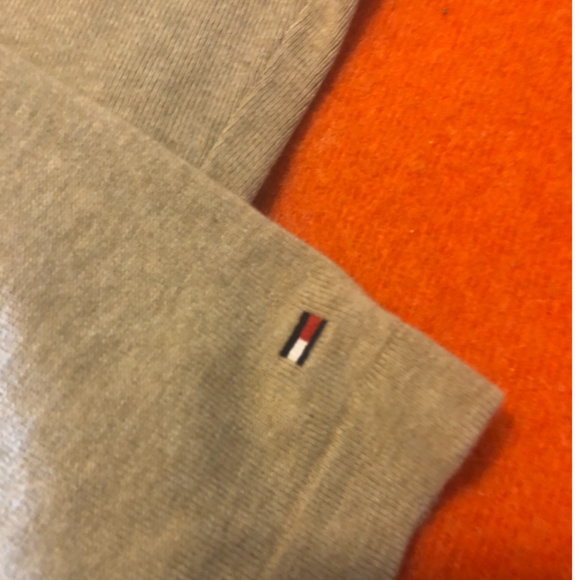 Vintage Tommy Hilfiger light brown tan V-neck sweater VGUC - Picture 2 of 5
